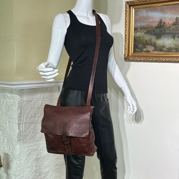 Vintage Roots Raider Leather Backpack / Crossbody - Picture 2 of 15